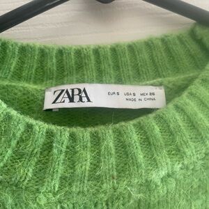 Zara green cropped sweater size S